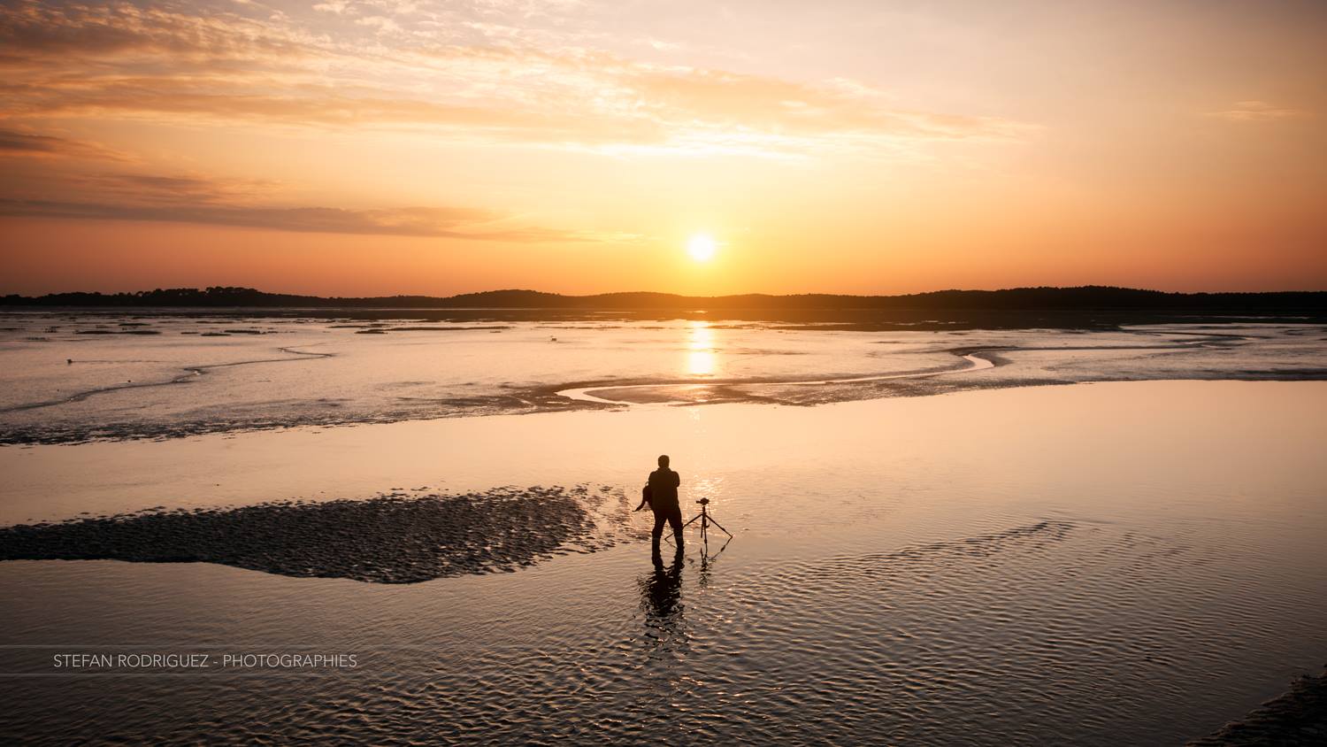 Utilisation d'un trépied les pieds dans l'eau photo par Stefan Rodriguez