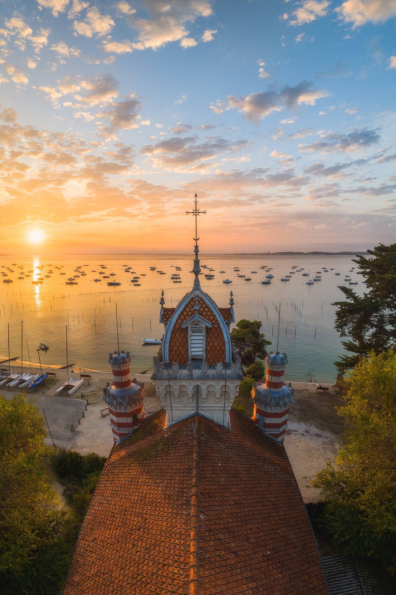 Photo aérienne de la Chapelle de la Villa Algérienne du Cap Ferret