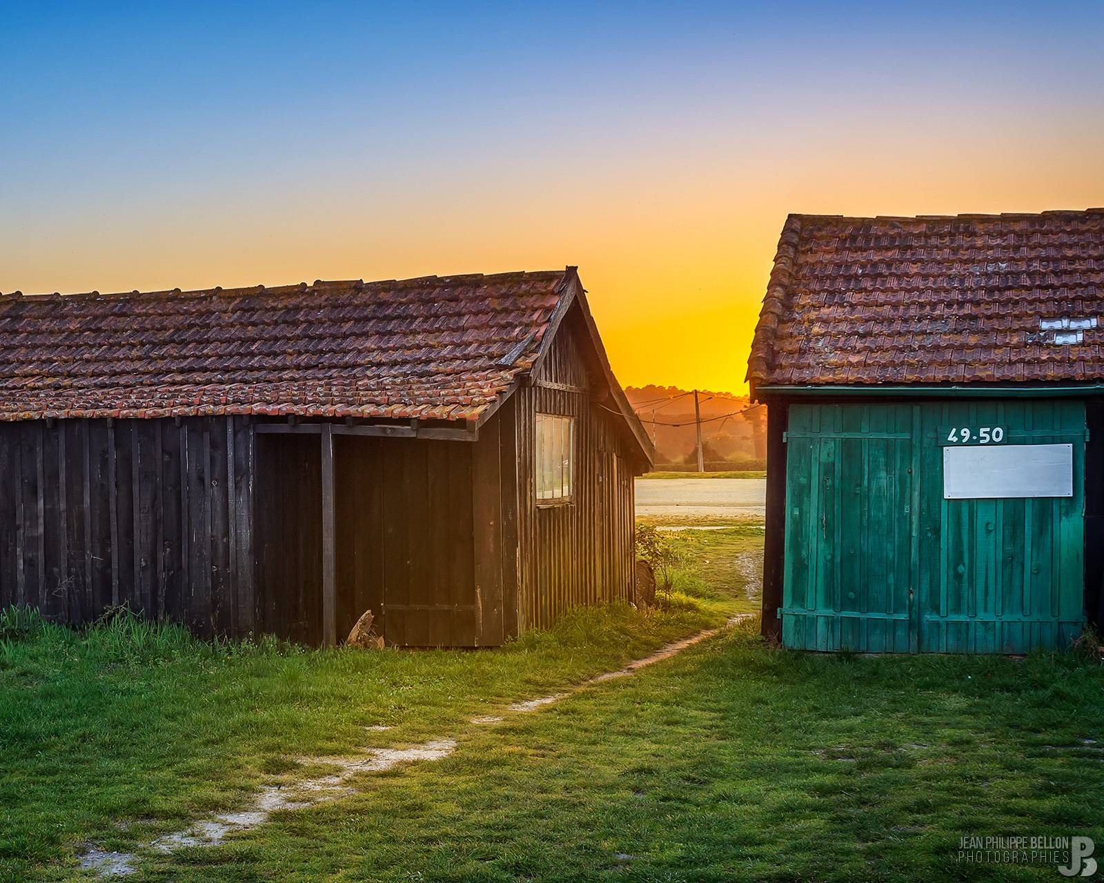 Coucher de soleil sur les cabanes du port de La Teste-de-Buch