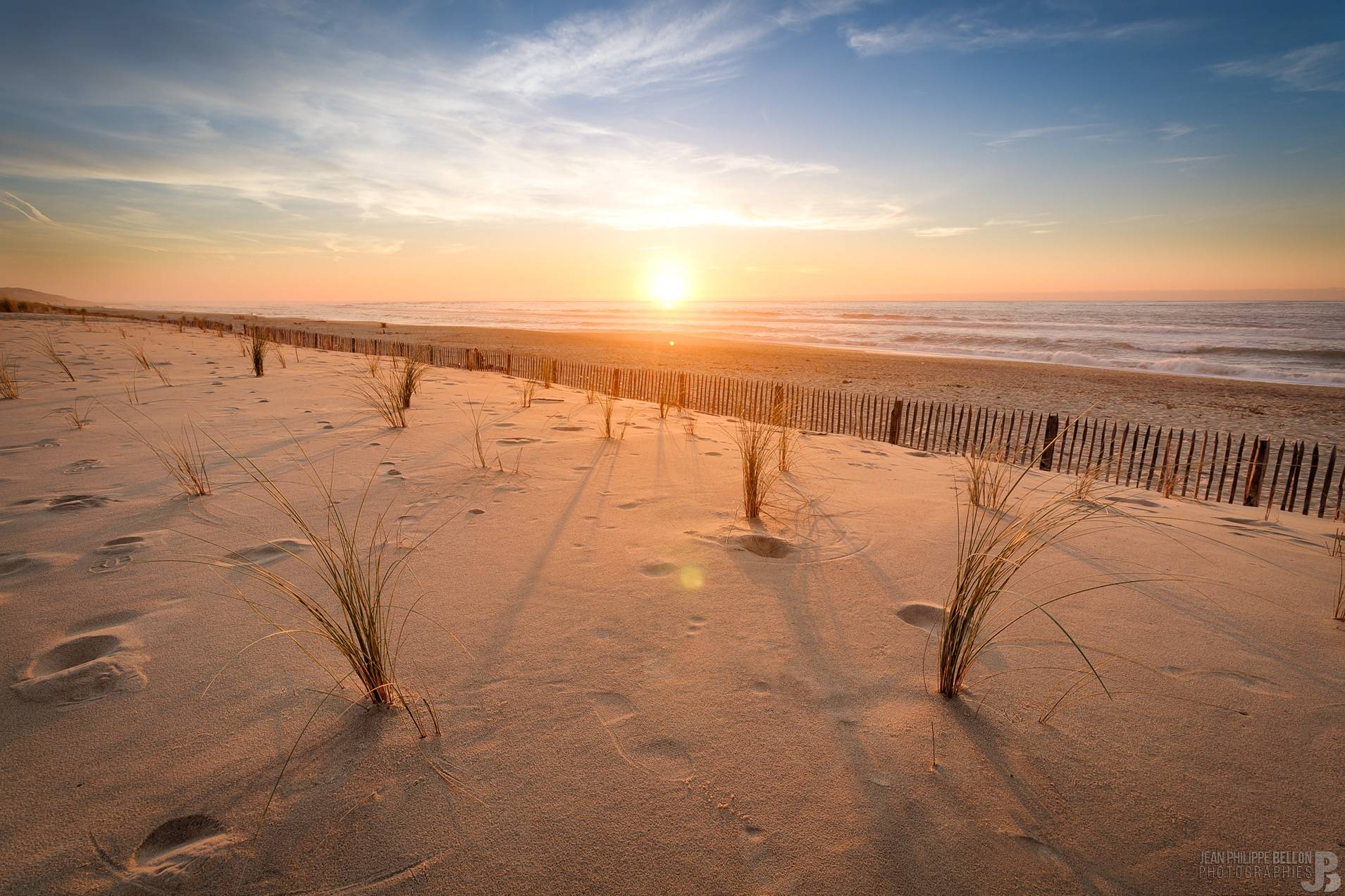 Coucher de soleil sur la plage de la Lagune par Jean-Philippe Bellon