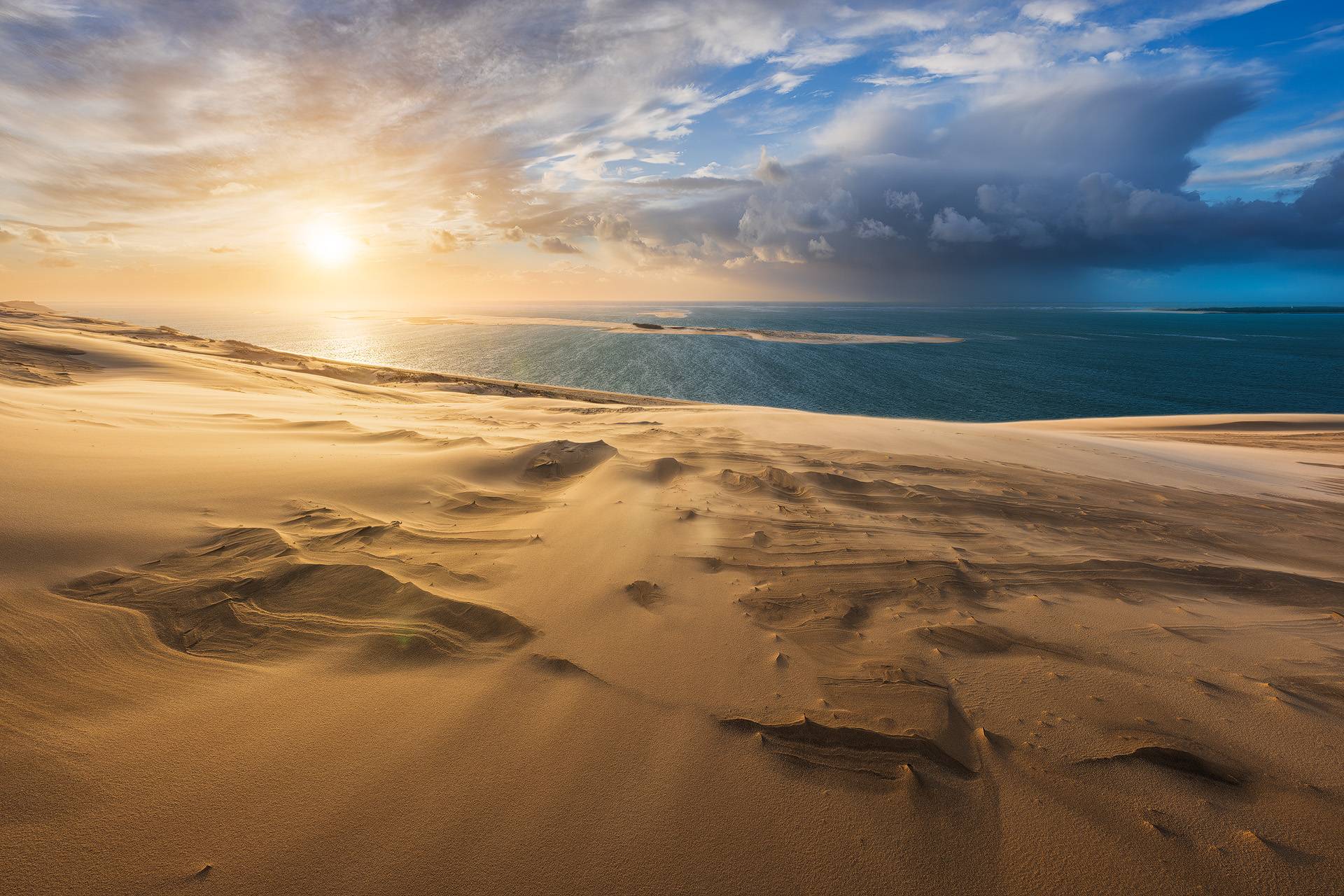 formation orageuse sur la dune du pilat pendant la tempête gérard