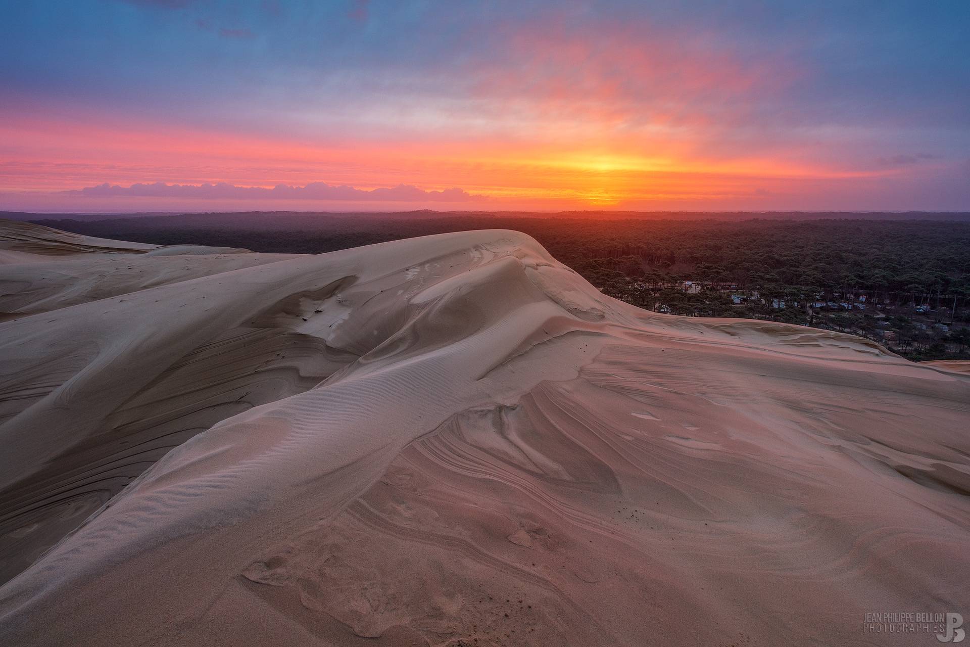 Photo du lever du soleil sur la Dune du Pilat après la tempête Marcel 2017