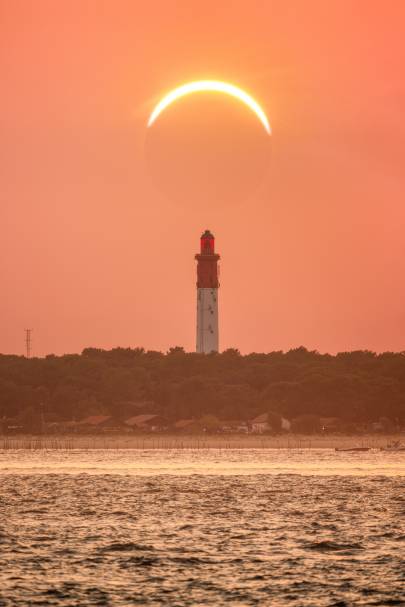 Photo : L'éclipse du 12 août 2026 au dessus du phare du Cap Ferret